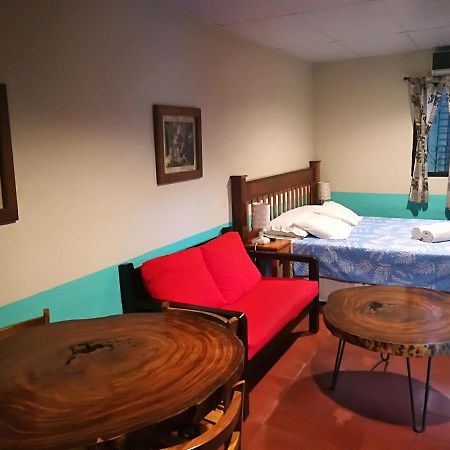Hostal Harvest House León Екстериор снимка