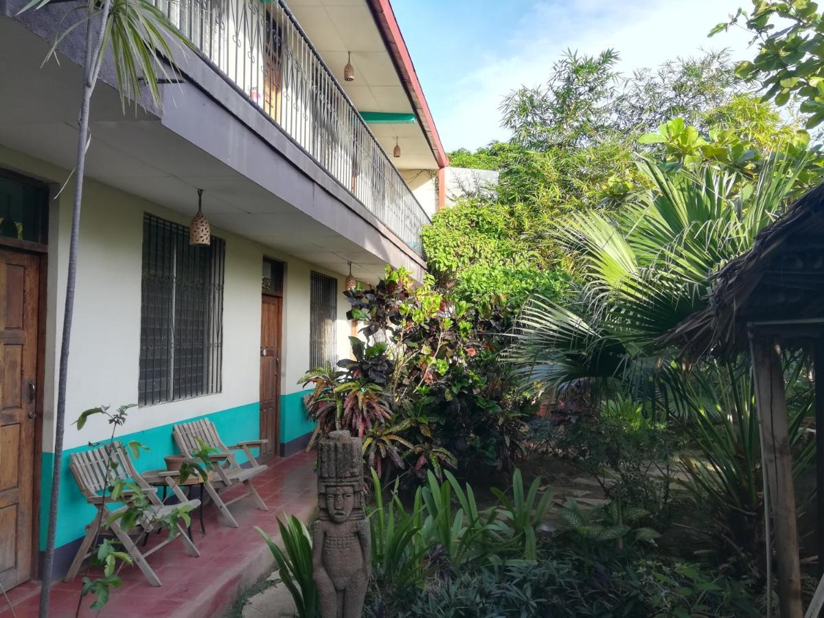 Hostal Harvest House León Екстериор снимка