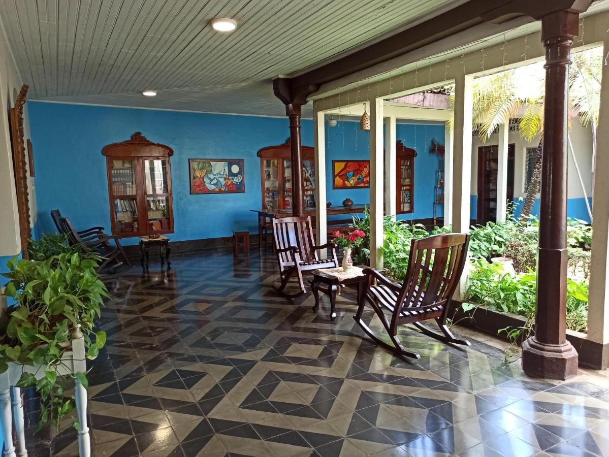 Hostal Harvest House León Екстериор снимка