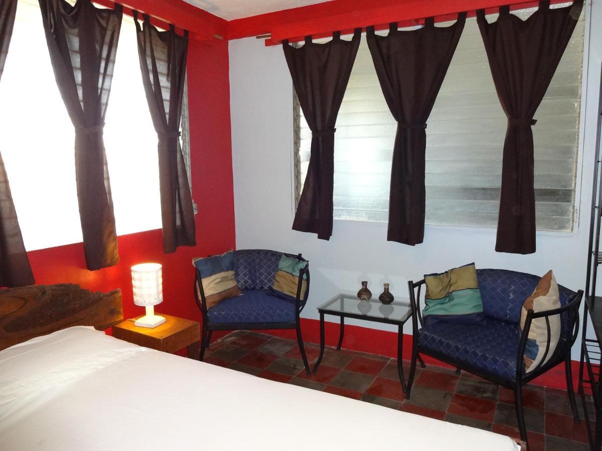 Hostal Harvest House León Екстериор снимка